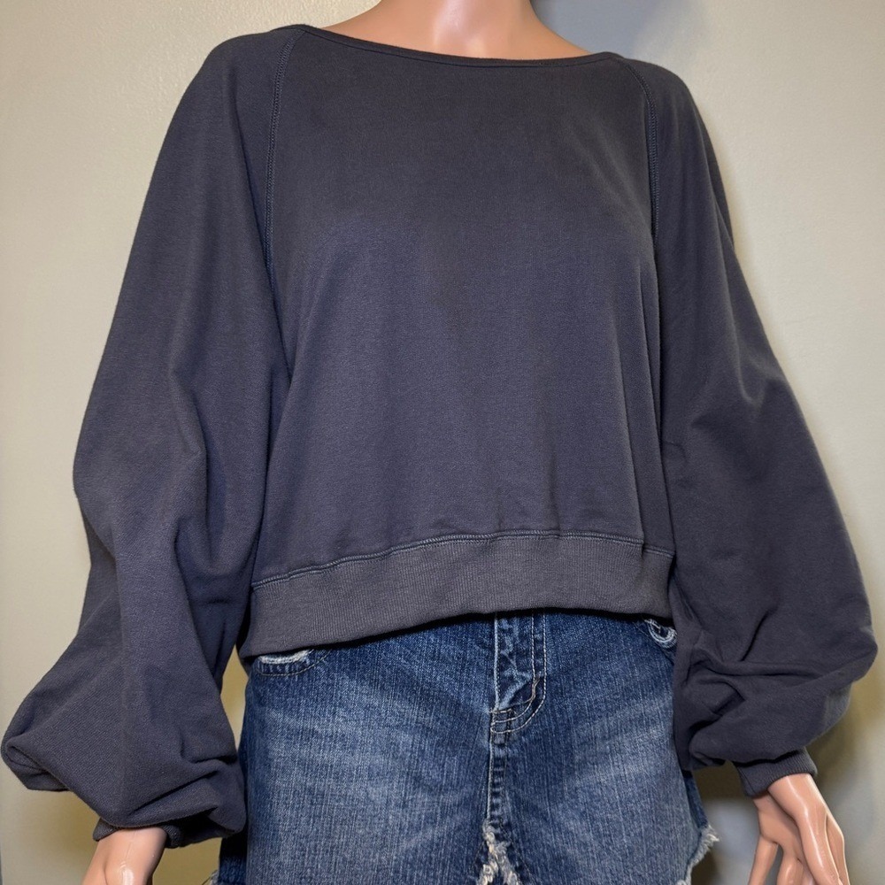 Peach Love California Oversized Deep V‎ Open Back Sweatshirt with Chain Detail - Picture 3 of 9